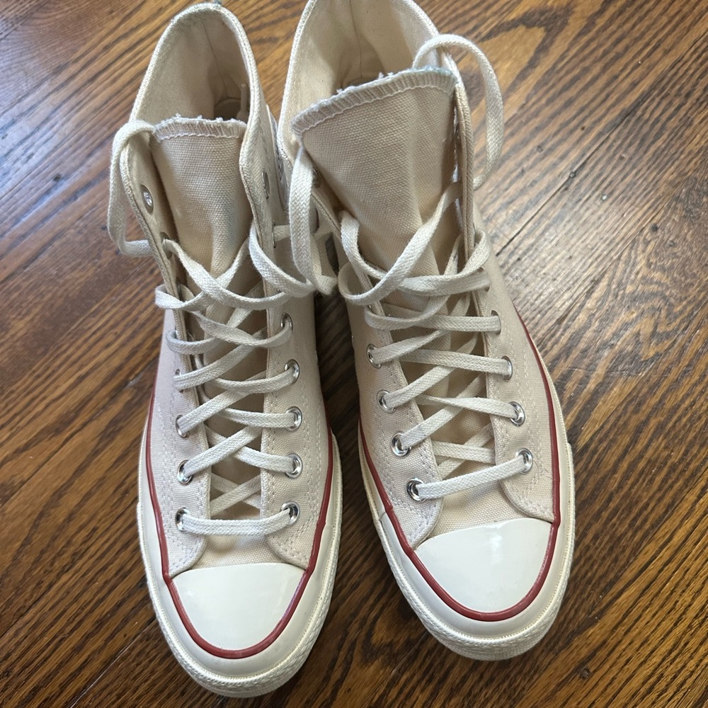 Converse Canvas High-Tops in Beige - Picture 2 of 4
